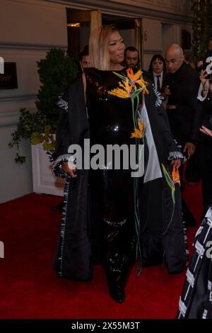 Queen Latifah verlässt das Pierre Hotel zur Met Gala 2024 in New York City, USA, am 6. Mai 2024 in Thom Browne. (Foto von Thenews2/NurPhoto) Stockfoto