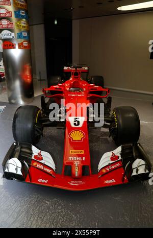 Menton, Frankreich. Mai 2024. © PHOTOPQR/NICE MATIN/Jean Francois Ottonello ; Menton ; 07/05/2024 ; Montage de l'Exposition Ferrari F1 A Monaco : histoire et victoires qui aura lieu de 9 mai au 31 aout 2024 A La Collection de Voitures du Prince de Monaco - La Ferrari SF70M de Sebastian Vettel Monaco, 7. Mai 2024 Aufbau der Ferrari F1 Ausstellung in Monaco: Geschichte und Siege, die vom 9. Mai bis 31. August 2024 im Prince of Monaco Car Collection Credit: MAXPPP/Alamy Live News stattfinden Stockfoto