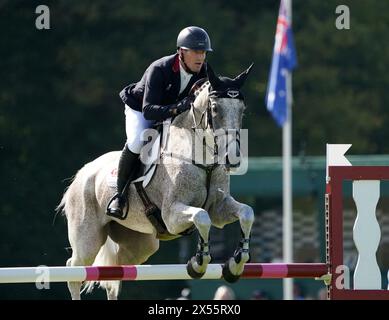 Dateifoto vom 03.09.2023 von Oliver Townend Riding Ballaghmor Class. Oliver Townends Hoffnungen, den 275.000 Pfund schweren Rolex Grand Slam zu landen, sind vorbei, nachdem sein Pferd Ballaghmor Class, das die Olympischen Goldmedaillen gewann, von den Badminton Horse Trials zurückgezogen wurde. Ausgabedatum: Dienstag, 7. Mai 2024. Stockfoto