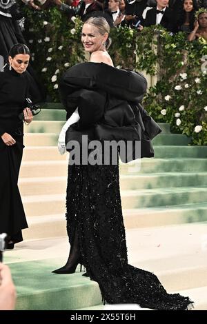 New York, Usa. Mai 2024. Naomi Watts nimmt 2024 am 6. Mai 2024 am Tracht Institute Benefit für „Sleeping Beauties: Reawakening Fashion“ im Metropolitan Museum of Art in New York City, USA, Teil. Quelle: Abaca Press/Alamy Live News Stockfoto