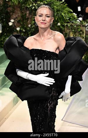 New York, Usa. Mai 2024. Naomi Watts nimmt 2024 am 6. Mai 2024 am Tracht Institute Benefit für „Sleeping Beauties: Reawakening Fashion“ im Metropolitan Museum of Art in New York City, USA, Teil. Quelle: Abaca Press/Alamy Live News Stockfoto