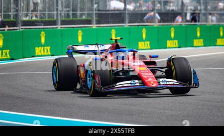 Mai 2024; Miami International Autodrome, Miami, Florida, USA; Formel 1 Crypto.com Grand Prix von Miami 2024; Qualifikationstag; Carlos Sainz Jr. aus Spanien fuhr im Sprint-Rennen die Nummer 55 der Scuderia Ferrari. Stockfoto