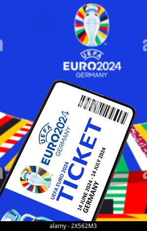 Ticket für UEFA Euro 2024 Germany Fußball Europameisterschaft EM Europa Meisterschaft Logo auf einem Handy Symbolbild Fotomontage in Deutschland Deutschland Deutschland - 1. Mai 2024: Ticket für die UEFA Euro 2024 Germany Fußball Europameisterschaft EM Europa Meisterschaft Logo auf einem Handy Symbolbild Fotomontage in Deutschland. *** Ticket für die UEFA Euro 2024 Deutschland Fußball-Europameisterschaft Europa-Europameisterschaft Europa-Europameisterschaft 2024 Europa-2024 Europameisterschaft Europa-Europameisterschaft Europa-Europameisterschaft Europa-Europameisterschaft Europa-Europameisterschaft Europa-Europameisterschaft Stockfoto