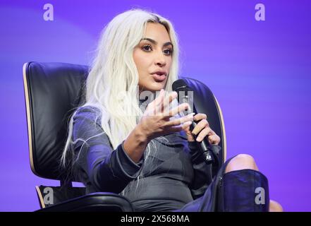 Hamburg, Deutschland. Mai 2024. US-Superstar Kim Kardashian spricht auf der OMR Digital and Marketing Messe. Quelle: Christian Charisius/dpa/Alamy Live News Stockfoto