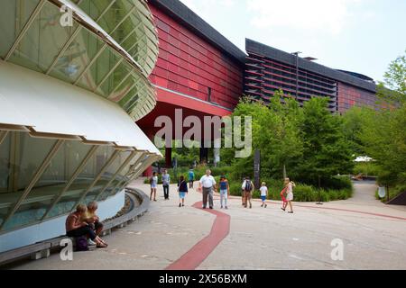 Museum Musée du Quai Branly, spezialisiert auf primitive oder Stammeskunst, Architekt Jean Nouvel. Paris. Frankreich. Stockfoto