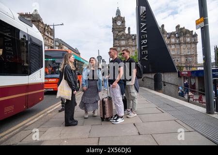 Edinburgh, Schottland, Großbritannien. Mai 2024. Wetter in Großbritannien: Leben auf den Straßen von Edinburgh. Quelle: Skully/Alamy Live News Stockfoto