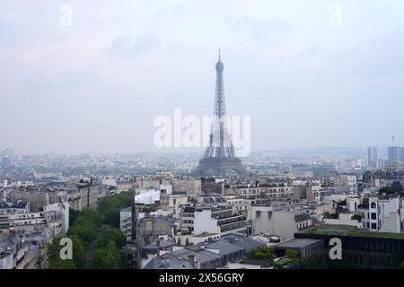 Ein allgemeiner Blick auf den Eiffelturm, Paris, vor den Olympischen Spielen in Paris, die am 26. Juli beginnen. Bilddatum: Dienstag, 7. Mai 2024. Stockfoto