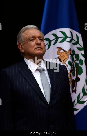 Mexikos Präsident Andres Manuel Lopez Obrador, während der Begrüßungszeremonie des Arbeitsbesuchs des Premierministers von Belize, Juan Antonio BriseÃ±o, im Patio Honor im Nationalpalast. (Kreditbild: © Luis Barron/OKULARIS Via ZUMA Press Wire) NUR REDAKTIONELLE VERWENDUNG! Nicht für kommerzielle ZWECKE! Stockfoto