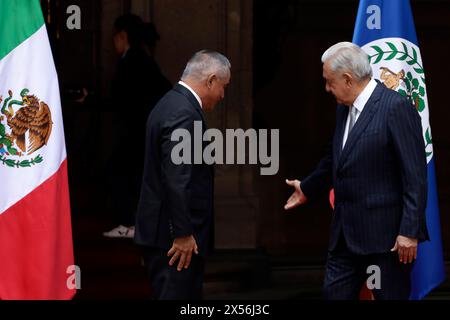 Premierminister von Belize, Juan Antonio BriseÃ±o und Mexikos Präsident Andres Manuel Lopez Obrador während der Begrüßungszeremonie des Staatsbesuchs von Belize in Mexiko im Patio Honor im Nationalpalast. (Kreditbild: © Luis Barron/OKULARIS Via ZUMA Press Wire) NUR REDAKTIONELLE VERWENDUNG! Nicht für kommerzielle ZWECKE! Stockfoto