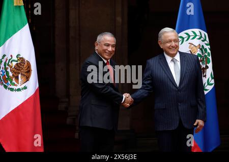 Premierminister von Belize, Juan Antonio BriseÃ±o und Mexikos Präsident Andres Manuel Lopez Obrador während der Begrüßungszeremonie des Staatsbesuchs von Belize in Mexiko im Patio Honor im Nationalpalast. (Kreditbild: © Luis Barron/OKULARIS Via ZUMA Press Wire) NUR REDAKTIONELLE VERWENDUNG! Nicht für kommerzielle ZWECKE! Stockfoto