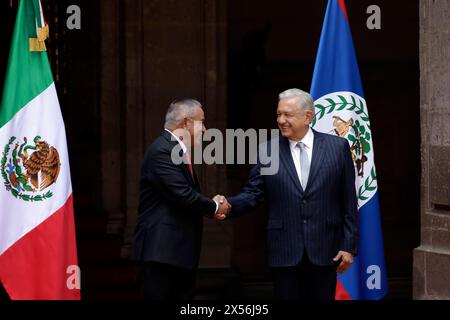 Premierminister von Belize, Juan Antonio BriseÃ±o und Mexikos Präsident Andres Manuel Lopez Obrador während der Begrüßungszeremonie des Staatsbesuchs von Belize in Mexiko im Patio Honor im Nationalpalast. (Kreditbild: © Luis Barron/OKULARIS Via ZUMA Press Wire) NUR REDAKTIONELLE VERWENDUNG! Nicht für kommerzielle ZWECKE! Stockfoto