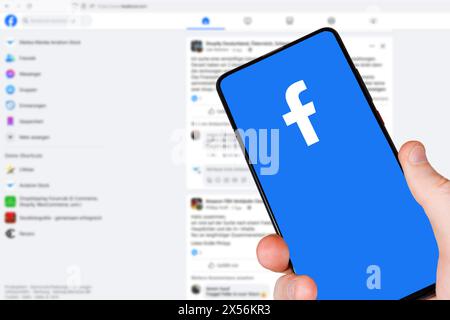 Stuttgart, Deutschland - 1. Mai 2024: Facebook App Logo Social Media Auf Smartphones Und Computern In Stuttgart. Stockfoto