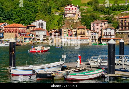 PASAI Donibane, Hafen von Pasajes, Gipuzkoa, Baskenland, Spanien, Europa Stockfoto