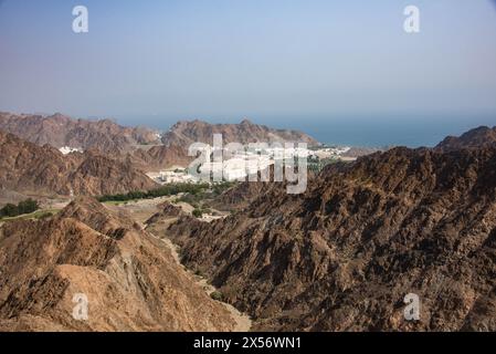 Mit Blick auf Qantab und al Bustan, Muscat Valley, Oman Stockfoto