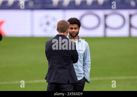 Madrid, Spanien. Mai 2024. Serge Gnabry vom FC Bayern München blickt beim Stadionbesuch der Mannschaft vor dem Halbfinale der UEFA Champions League 2023/2024 zwischen Real Madrid CF und FC Bayern München im Santiago Bernabeu Stadion zu. Quelle: SOPA Images Limited/Alamy Live News Stockfoto