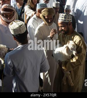 Szenen vom Nizwa Ziegenmarkt, Nizwa, Oman Stockfoto