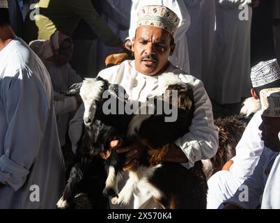 Szenen vom Nizwa Ziegenmarkt, Nizwa, Oman Stockfoto