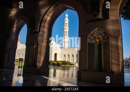 Minarett in der Sultan-Qaboos-Moschee, Muscat, Oman Stockfoto
