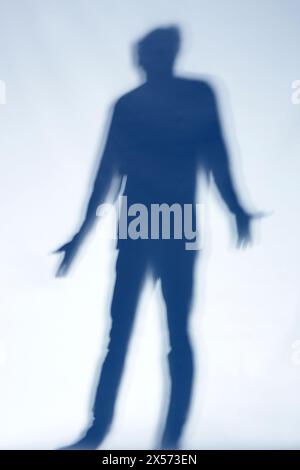 Schatten, Erwachsene Mann, ausgestreckten Armen Stockfoto