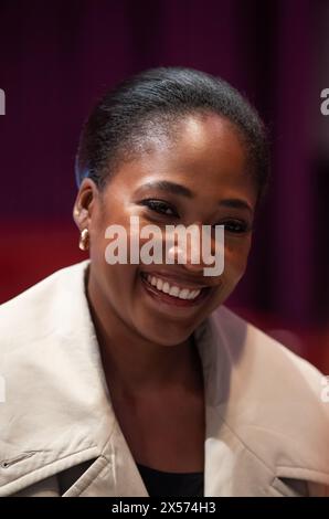 Adelayo Adedayo posiert auf dem roten Teppich vor der Pressezeile vor dem feierlichen Screening von Staffel 2 von „The Responder“ im Fact Picture House Liverpool Stockfoto