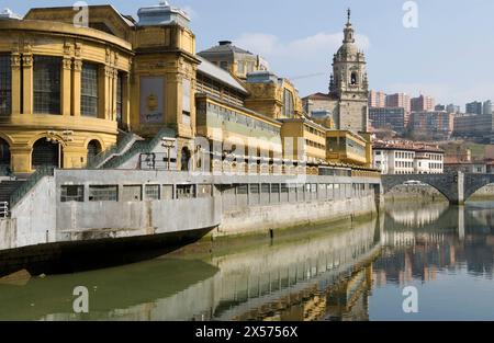 Kirche von San Antón Brücke, Fluss Nervión, Bilbao, Bizkaia, Euskadi Stockfoto
