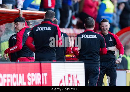 Airdrie, Schottland. Mai 2024. Die Airdrieonians-Bank gibt ihr Eröffnungsziel ab Credit: Raymond Davies / Alamy Live News Stockfoto