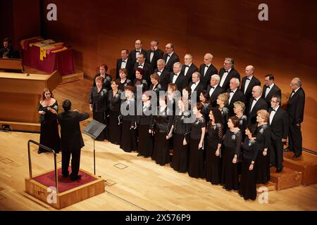 Chorus. Abschlussfeier der Universität. Palacio Euskalduna. Euskalduna Konferenzzentrum. Bilbao. Baskenland, Spanien. Stockfoto