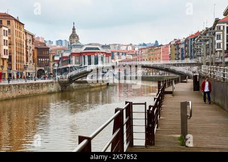 Erriberako Zubia, Ria del Nervión, erribera Merkatua o Mercado de la Ribera, Casco Viejo, Bilbao, Vizcaya, Baskenland, Spanien Stockfoto