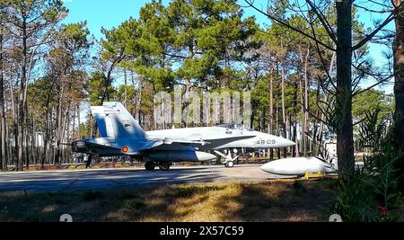 Leistungsstarker F16-Kampfjet für Action. Die portugiesische Luftwaffe ist einsatzbereit. Stockfoto