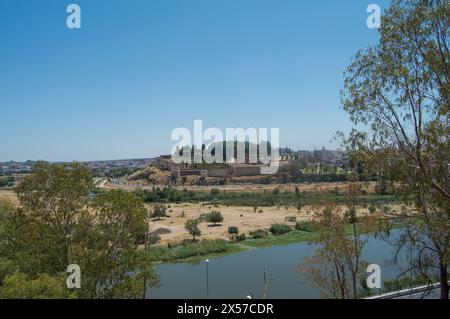 Blick auf die Geschichte von Fuerte de San Cristóbal zum Alcáçova de Badajoz Vislumbrando a História Vista do Fuerte de San Cristóbal para a Alcáçova Stockfoto