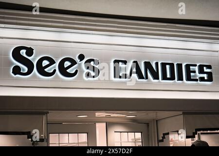 Honolulu, HI - 23. Dezember 2023 : Warren Buffet Birkshire Hathaway-Tochtergesellschaft, See's Candies Shops, Inc. sig des Süßigkeiten- und Schokoladenherstellers Stockfoto