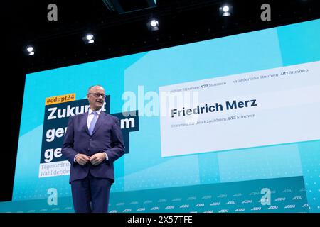 Berlin, 6. Mai 2024: Friedrich Merz, Parteivorsitzender der CDU, nach seiner Wiederwahl als Partei Stockfoto