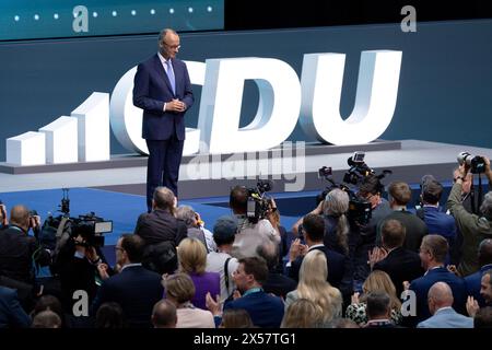 Berlin, 6. Mai 2024: Friedrich Merz, Vorsitzender der CDU, nach seiner Rede bei der CDU Deutschland 2024 Stockfoto