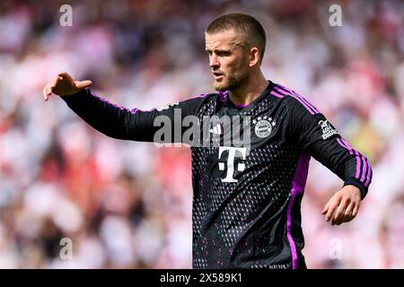 Stuttgart, Deutschland. Mai 2024. Fußball: Bundesliga, VfB Stuttgart - Bayern München, Spieltag 32, MHPArena. Münchner Eric Dier gestikuliert. Hinweis: Tom Weller/dpa – WICHTIGER HINWEIS: gemäß den Vorschriften der DFL Deutscher Fußball-Liga und des DFB Deutscher Fußball-Bundes ist es verboten, im Stadion und/oder des Spiels aufgenommene Fotografien in Form von sequenziellen Bildern und/oder videoähnlichen Fotoserien zu verwenden oder zu nutzen./dpa/Alamy Live News Stockfoto