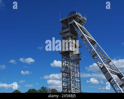 Stillgelegter Wickelturm im Ruhrgebiet, Übergang zur umweltfreundlichen Energieerzeugung Stockfoto