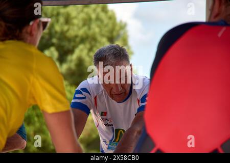 Sabaris, Baiona, Pontevedra, Spanien; 15. Juli, 2023; erschöpftes Gesicht während des Radtests im Triathlontest, der jeden Sommer auf Ladeira B stattfindet Stockfoto