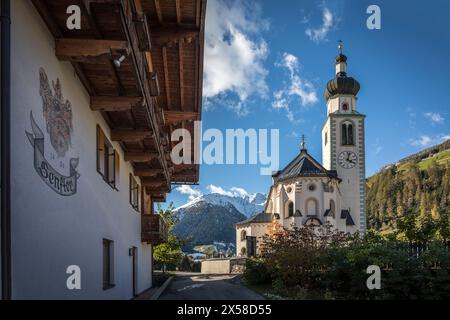 Geographie / Reise, Österreich, Tirol, Innervillgraten, Pfarrkirche St. Martin in Innervillgraten, ADDITIONAL-RIGHTS-CLEARANCE-INFO-NOT-AVAILABLE Stockfoto