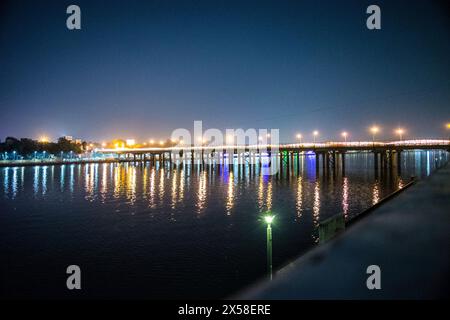 Nachtansicht auf den Fluss ahmedabad Stockfoto