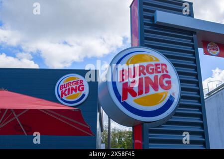 Bordeaux , Frankreich - 04 29 2024 : Burger King Restaurant Schild Text und Markenlogo von US Fastfood Franchise Stockfoto