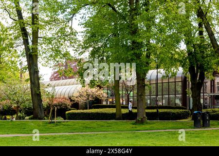 Drummer Street Bus Station und Christ's Pieces Park in Cambridge, England, Großbritannien Stockfoto