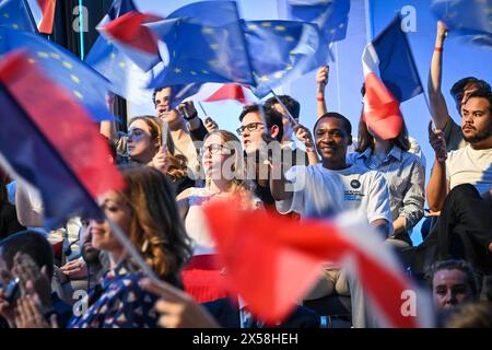 Paris, Frankreich. Mai 2024. Die Jeunes avec Macron während des Treffens von Valerie Hayer für die Europawahlen im Maison de la Mutualite in Paris am 7. Mai 2024. Foto: Tomas Stevens/ABACAPRESS. COM Credit: Abaca Press/Alamy Live News Stockfoto
