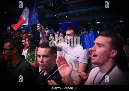 Paris, Frankreich. Mai 2024. Die Jeunes avec Macron während des Treffens von Valerie Hayer für die Europawahlen im Maison de la Mutualite in Paris am 7. Mai 2024. Foto: Tomas Stevens/ABACAPRESS. COM Credit: Abaca Press/Alamy Live News Stockfoto