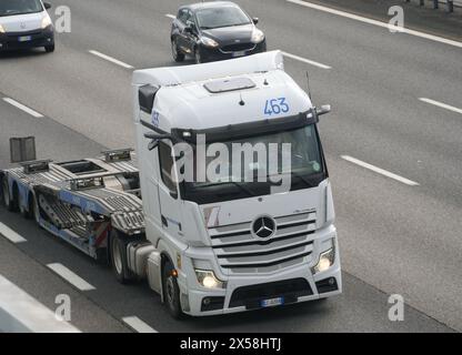 Bergamo, Italien. Mai 2024. In Italien nimmt der Straßengüterverkehr sechsmal schneller zu als die Schiene: 21 Milliarden Tonnen pro Kilometer auf der Schiene und 180 Milliarden Tonnen pro Kilometer auf der Autobahn. Quelle: Unabhängige Fotoagentur/Alamy Live News Stockfoto