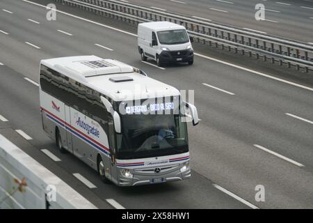 Bergamo, Italien. Mai 2024. In Italien nimmt der Straßengüterverkehr sechsmal schneller zu als die Schiene: 21 Milliarden Tonnen pro Kilometer auf der Schiene und 180 Milliarden Tonnen pro Kilometer auf der Autobahn. Quelle: Unabhängige Fotoagentur/Alamy Live News Stockfoto