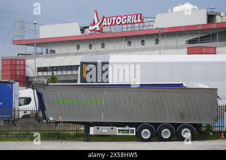 Bergamo, Italien. Mai 2024. In Italien nimmt der Straßengüterverkehr sechsmal schneller zu als die Schiene: 21 Milliarden Tonnen pro Kilometer auf der Schiene und 180 Milliarden Tonnen pro Kilometer auf der Autobahn. Quelle: Unabhängige Fotoagentur/Alamy Live News Stockfoto