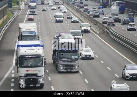 Bergamo, Italien. Mai 2024. In Italien nimmt der Straßengüterverkehr sechsmal schneller zu als die Schiene: 21 Milliarden Tonnen pro Kilometer auf der Schiene und 180 Milliarden Tonnen pro Kilometer auf der Autobahn. Quelle: Unabhängige Fotoagentur/Alamy Live News Stockfoto