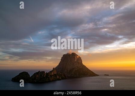 Insel es Vedra wunderschöner Sonnenuntergang, Sant Josep de Sa Talaia, Ibiza, Balearen, Spanien Stockfoto