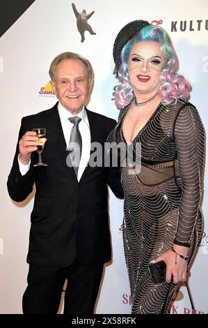 Georg Preuße und Sheila Wolf bei der Verleihung des 30. B.Z. Kulturpreises 2024 im Theater am Potsdamer Platz. Berlin, 07.05.2024 Stockfoto