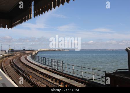 Ryde Pier und Esplanade Bahnhof auf der Isle of Wight Stockfoto