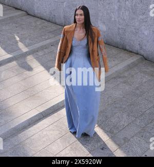 Paola Turani Outfit im Straßenstil vor der Modenschau Ermanno Scervino während der Mailand Fashion Week Stockfoto